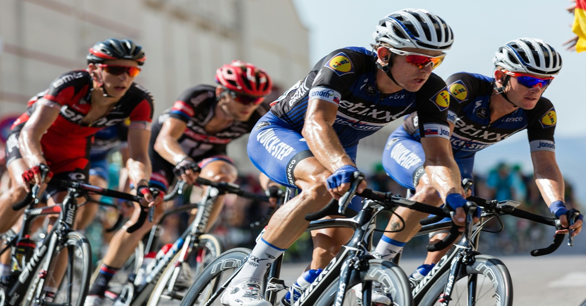 Physical and mental health benefits of daily cycling, including improved heart health, weight loss, reduced stress, and joint strength.